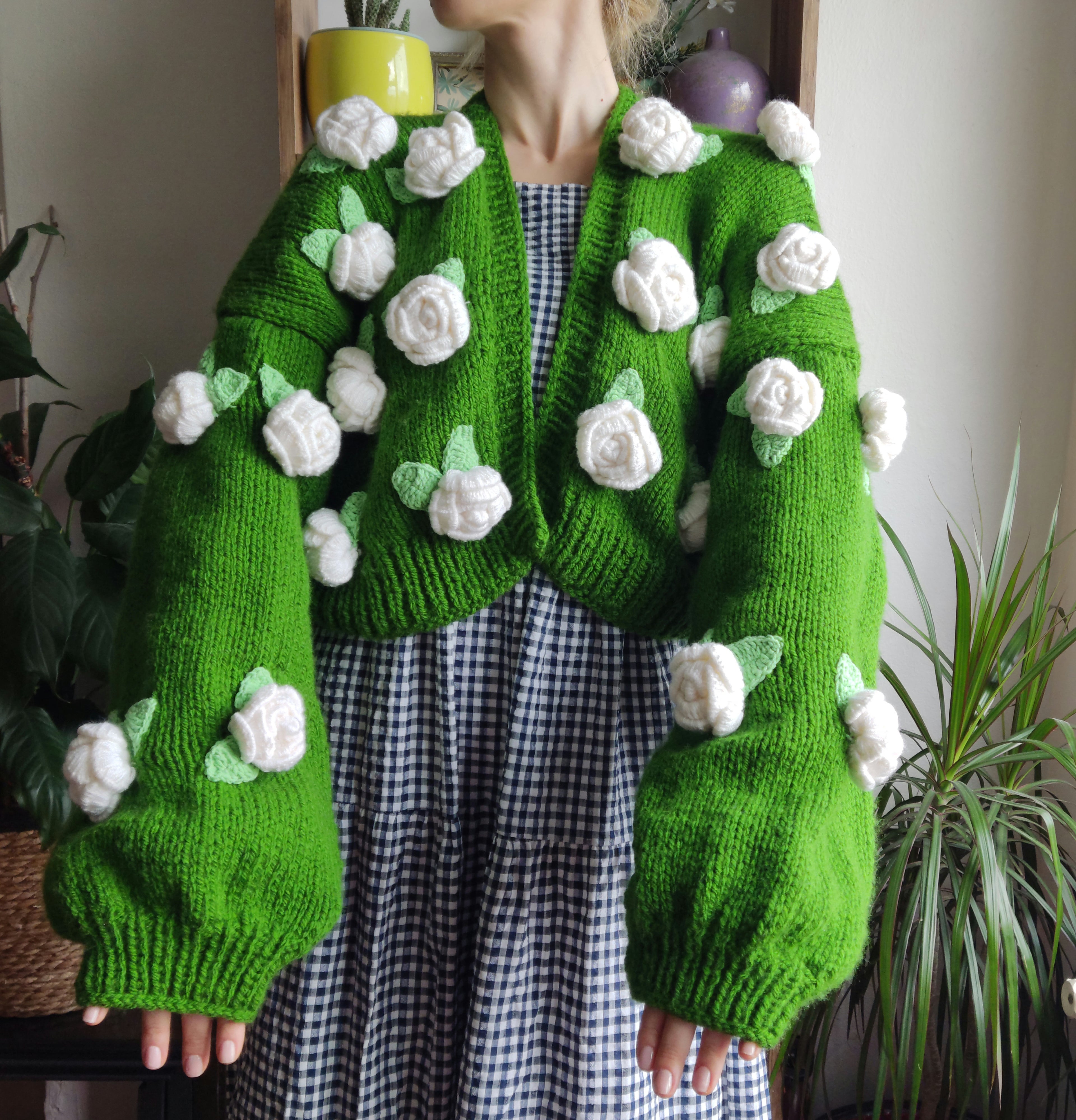 Green Handknit Floral Cardigan with White 3D Roses – Cozy Romantic Handmade Knitwear, Oversized Soft Girl Crochet Pullover, Whimsical Artisan Cardigan, Chunky Knit Layering Top, Gift for Her, Cottagecore Fashion