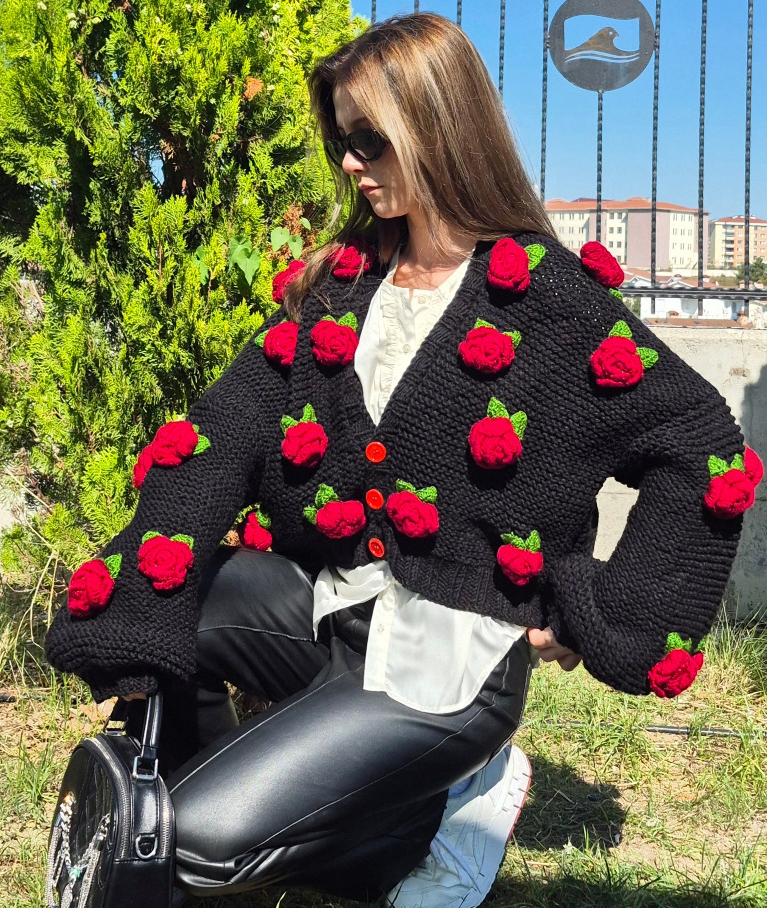 Chunky Oversized Hand-Knit MIRMIKA Cardigan with Vibrant Hand-Crocheted Red Roses