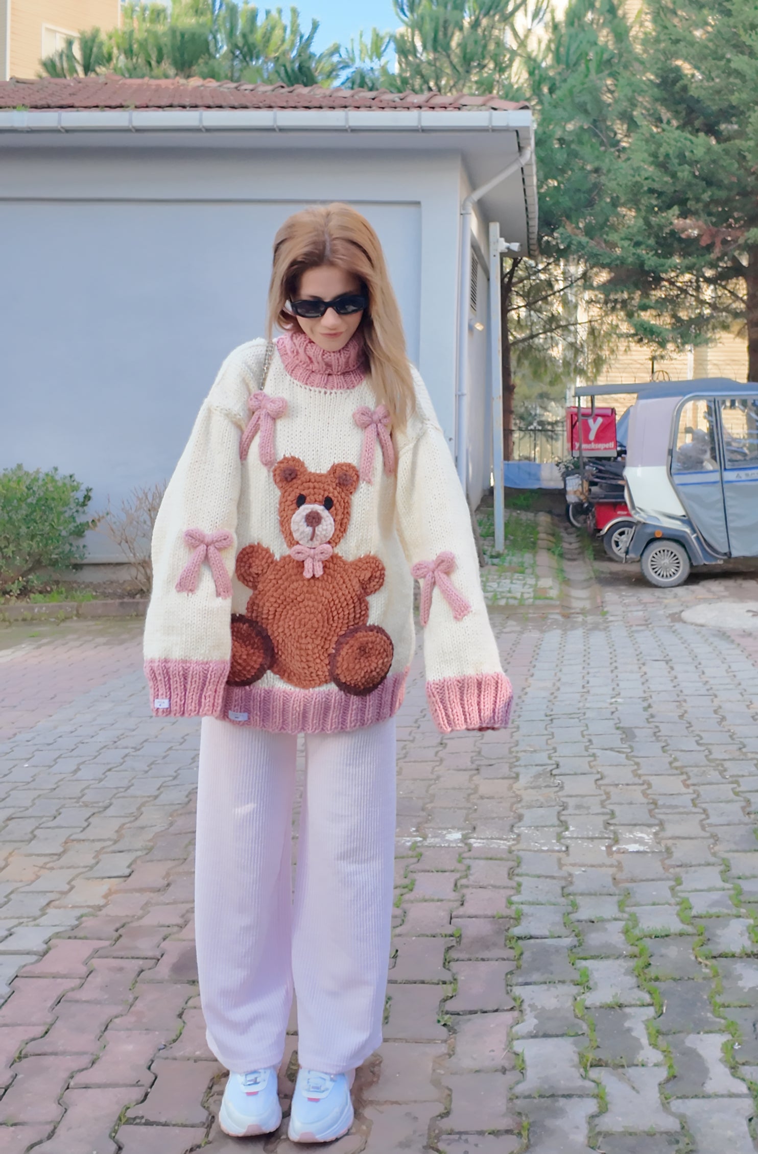 100% Hand-Knitted Oversized Teddy Bear Sweater with 3D Texture | Handmade Pink Bow Chunky Jumper | Artisan Crafted Coquette Aesthetic Knitwear | Thick Luxury Wool Blend Pullover