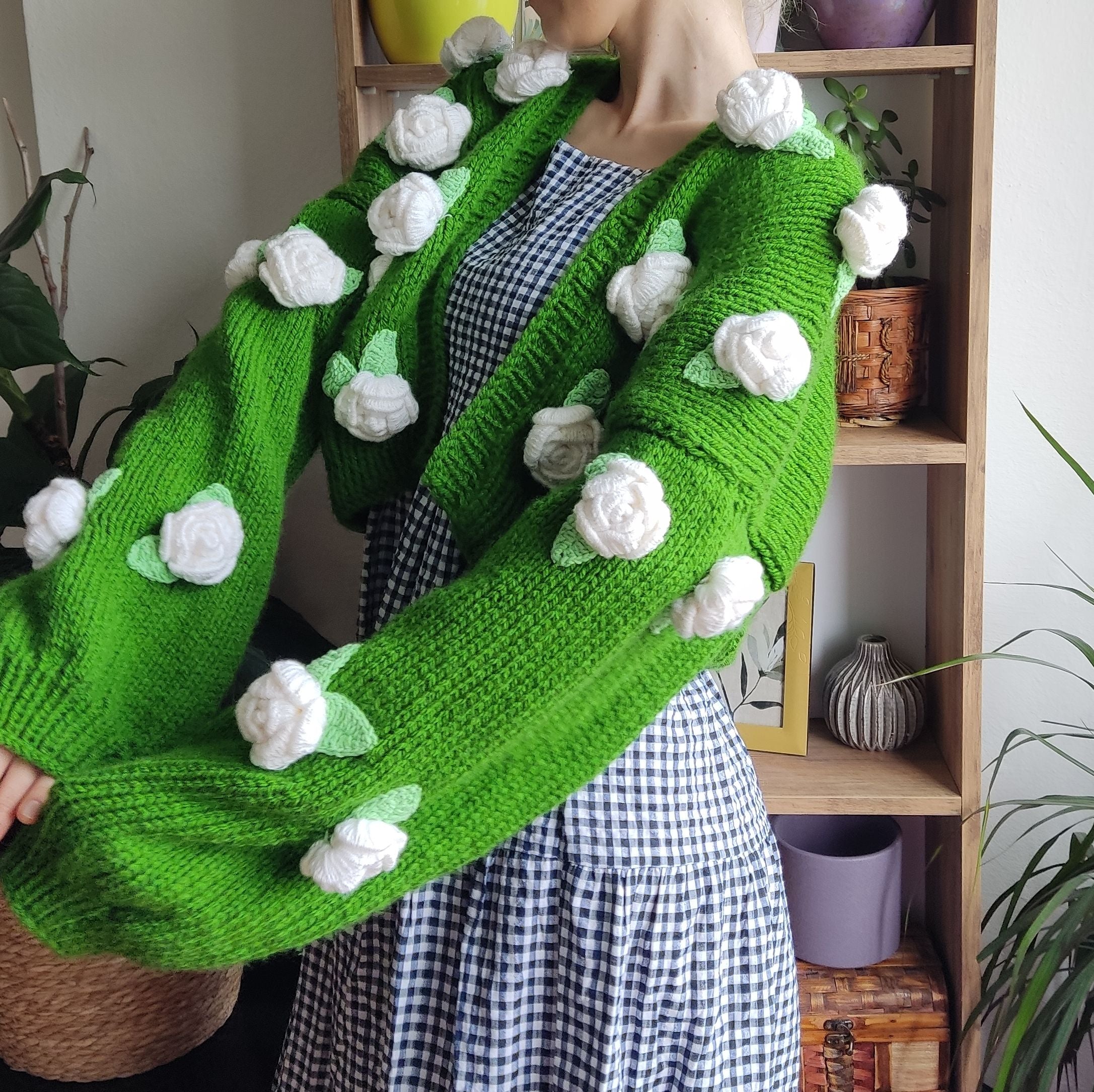 Green Handknit Floral Cardigan with White 3D Roses – Cozy Romantic Handmade Knitwear, Oversized Soft Girl Crochet Pullover, Whimsical Artisan Cardigan, Chunky Knit Layering Top, Gift for Her, Cottagecore Fashion